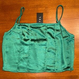 Kelly Green Motel Going Out Top